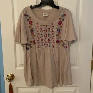 Short Sleeved Floral Embroidered Top